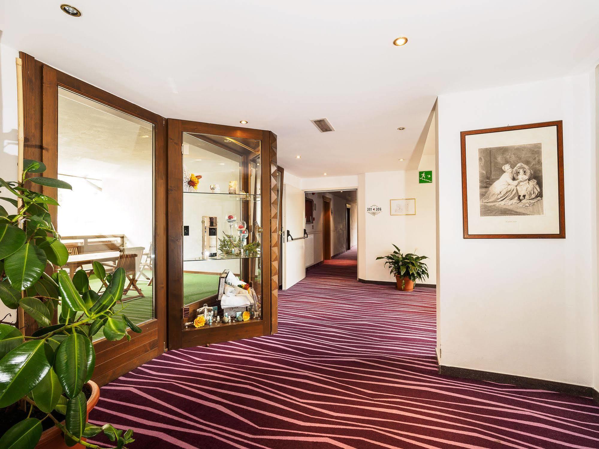 Hotel Santanton Μπόρμιο Εξωτερικό φωτογραφία